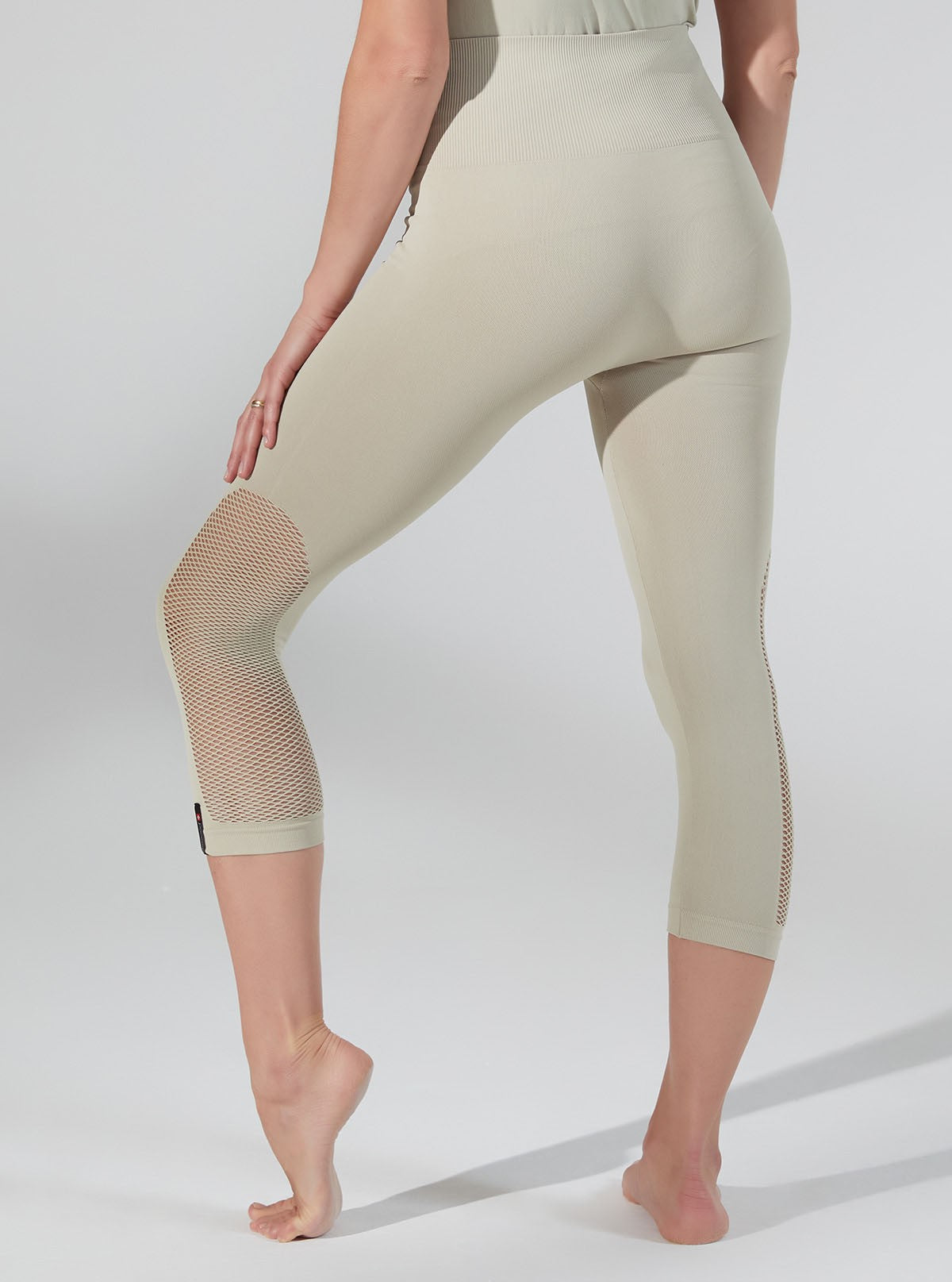 LEGGINGS CAPRI DONNA INSERTO TRAFORATO CORDA