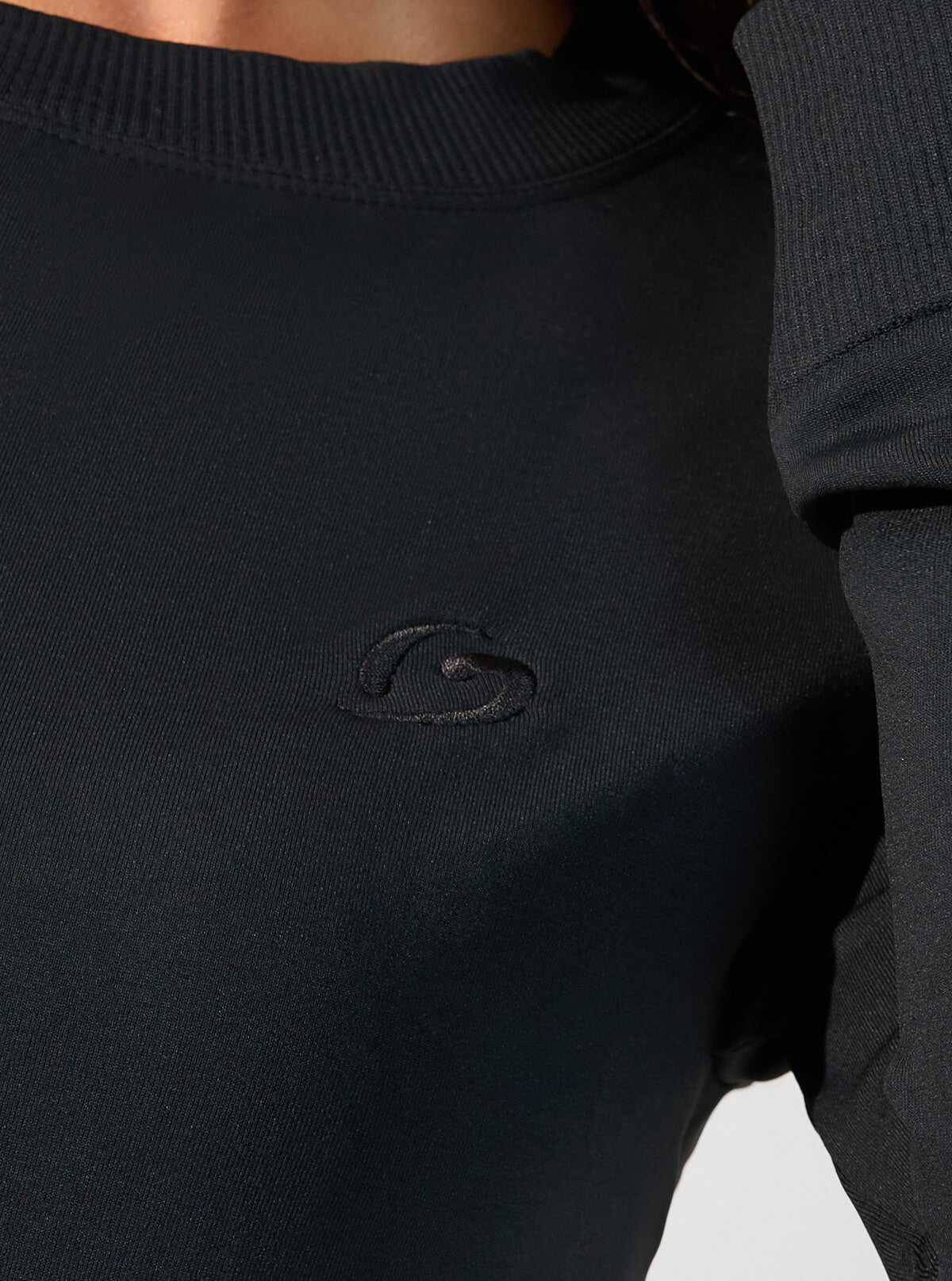 Rundhalspullover mit besticktem Logo Schwarz