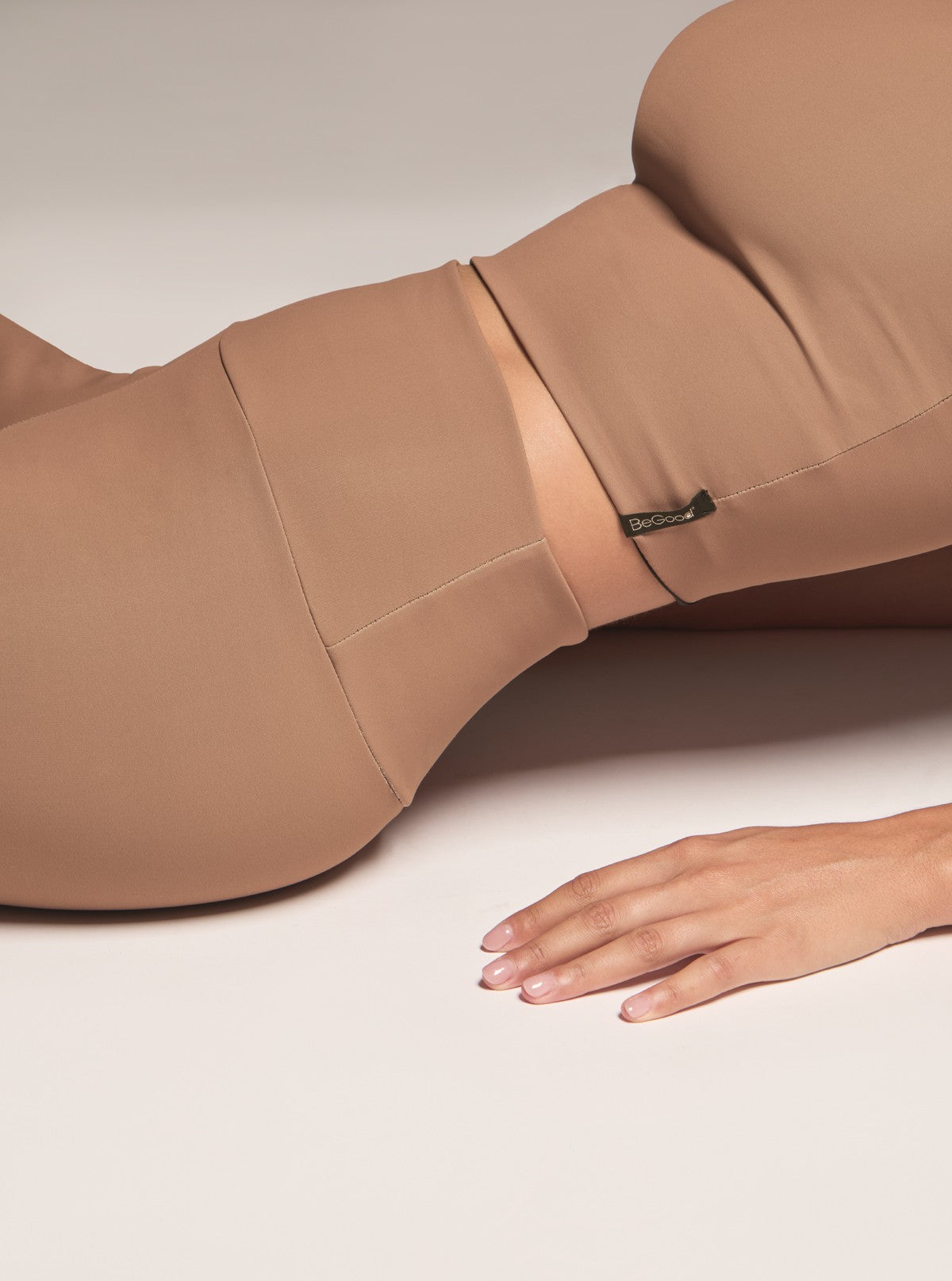 Blickdichte Shaping Leggings - Glam Active Lederbraun