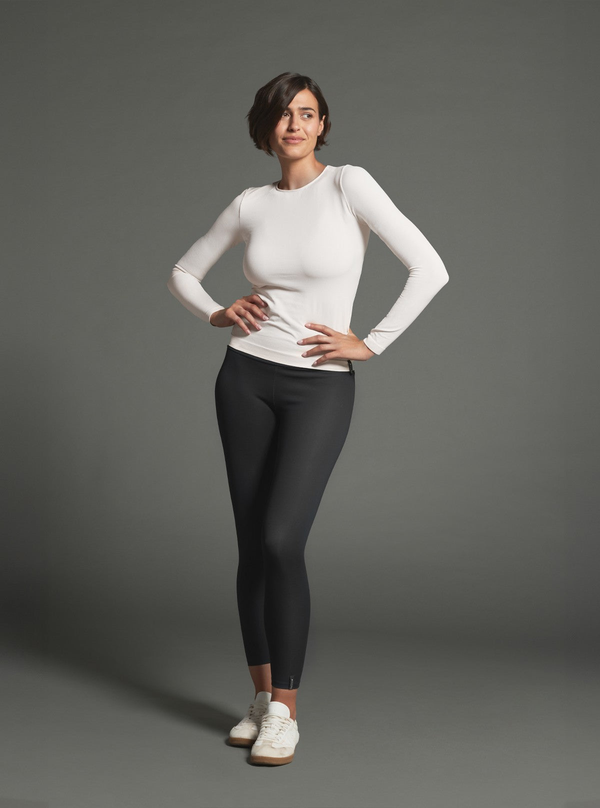 Modellierendes Langarmshirt mit Rundhalsausschnitt - Glam Active Perlweiß