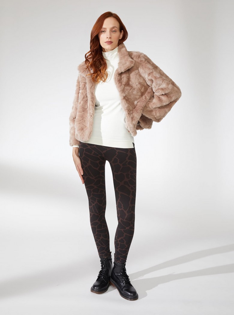 Schlank machender Rollkragenpullover Schlank machender Rollkragenpullover