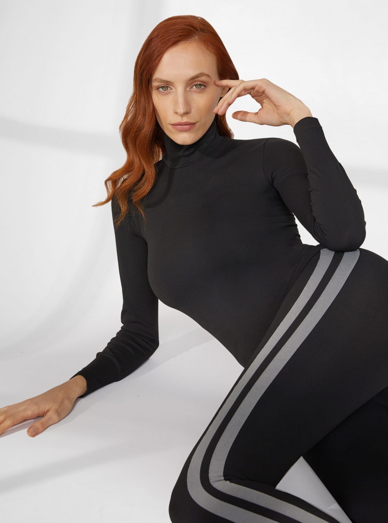 Schlank machender Rollkragenpullover Schlank machender Rollkragenpullover