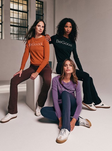 Set: Crew Neck Long-Sleeve Top With Writing + Jazz Pants