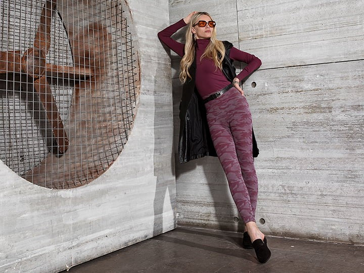 Camouflage, lo stile militare da donna chic o sportivo