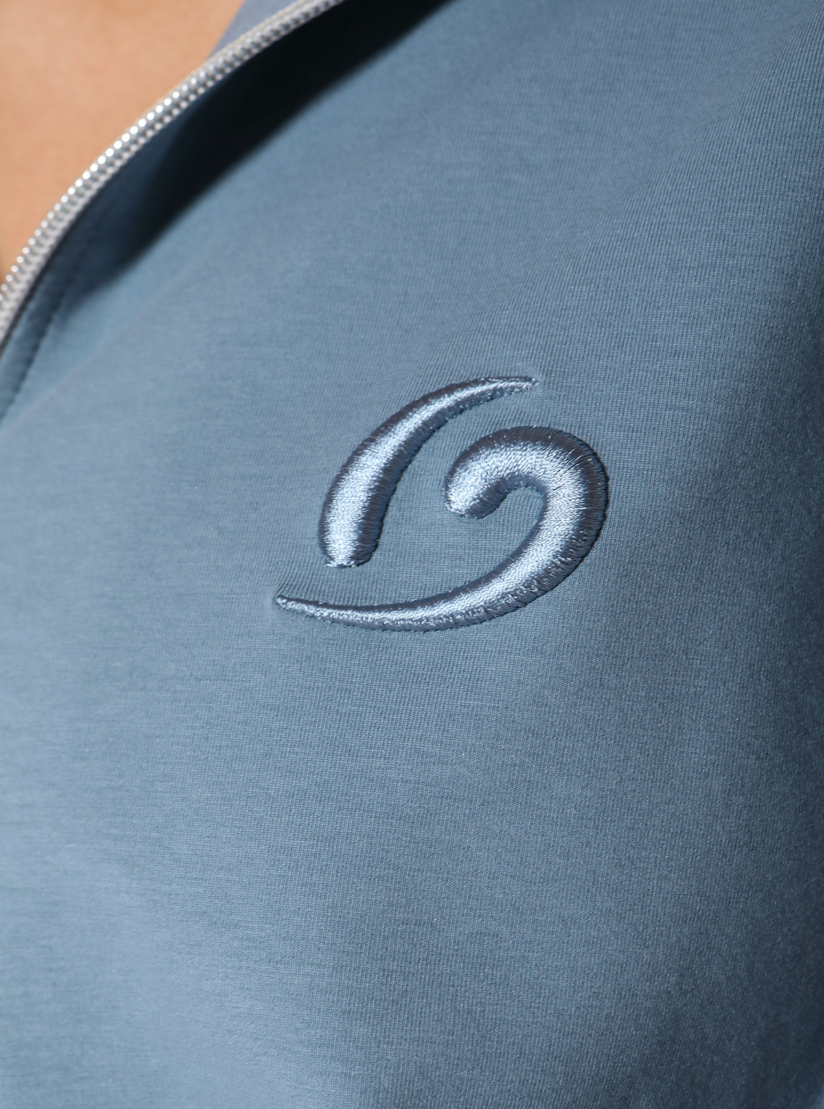 Felpa con Zip Urban Flow Avio Chiaro
