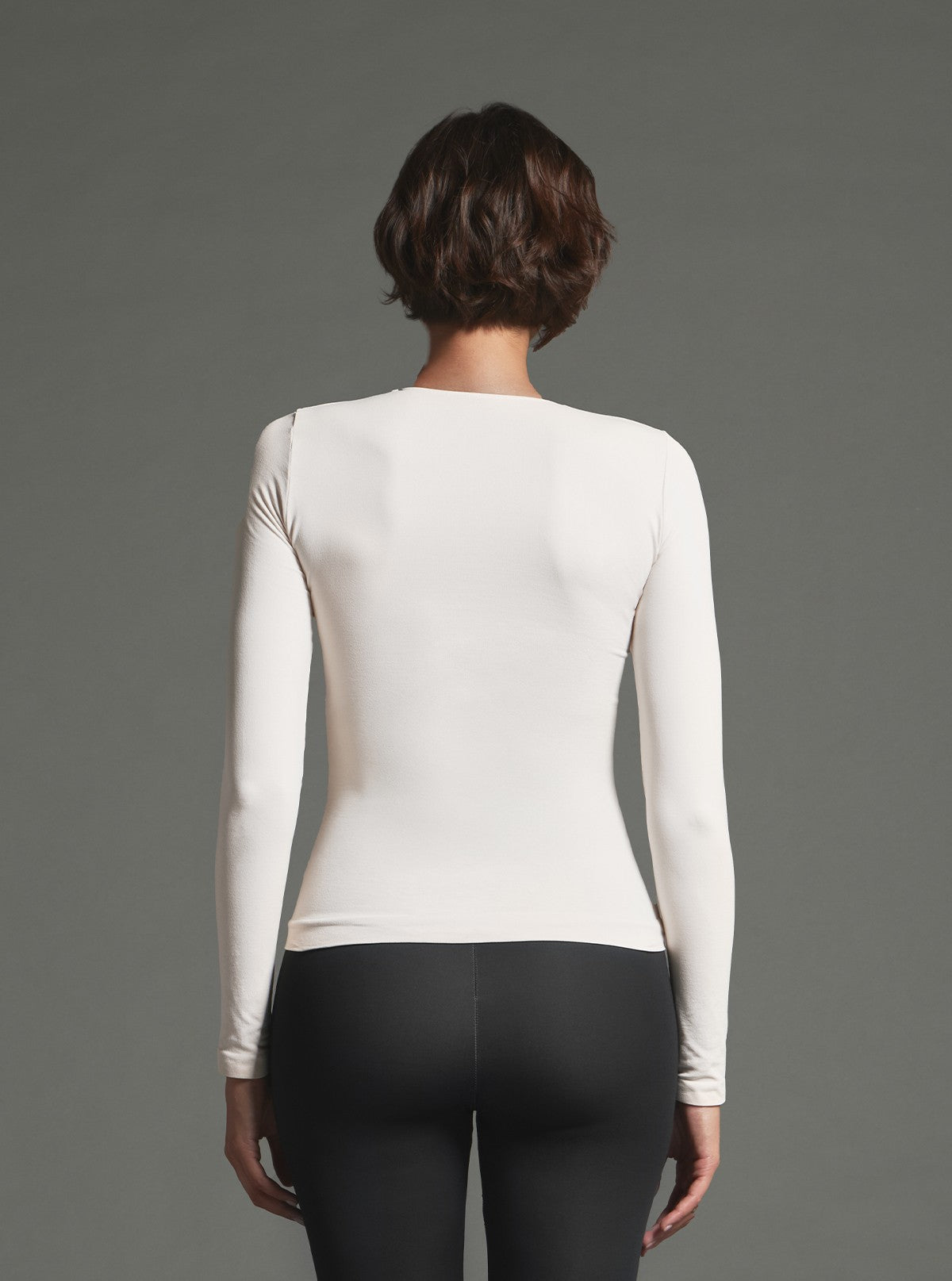 Modellierendes Langarmshirt mit Rundhalsausschnitt - Glam Active Perlweiß