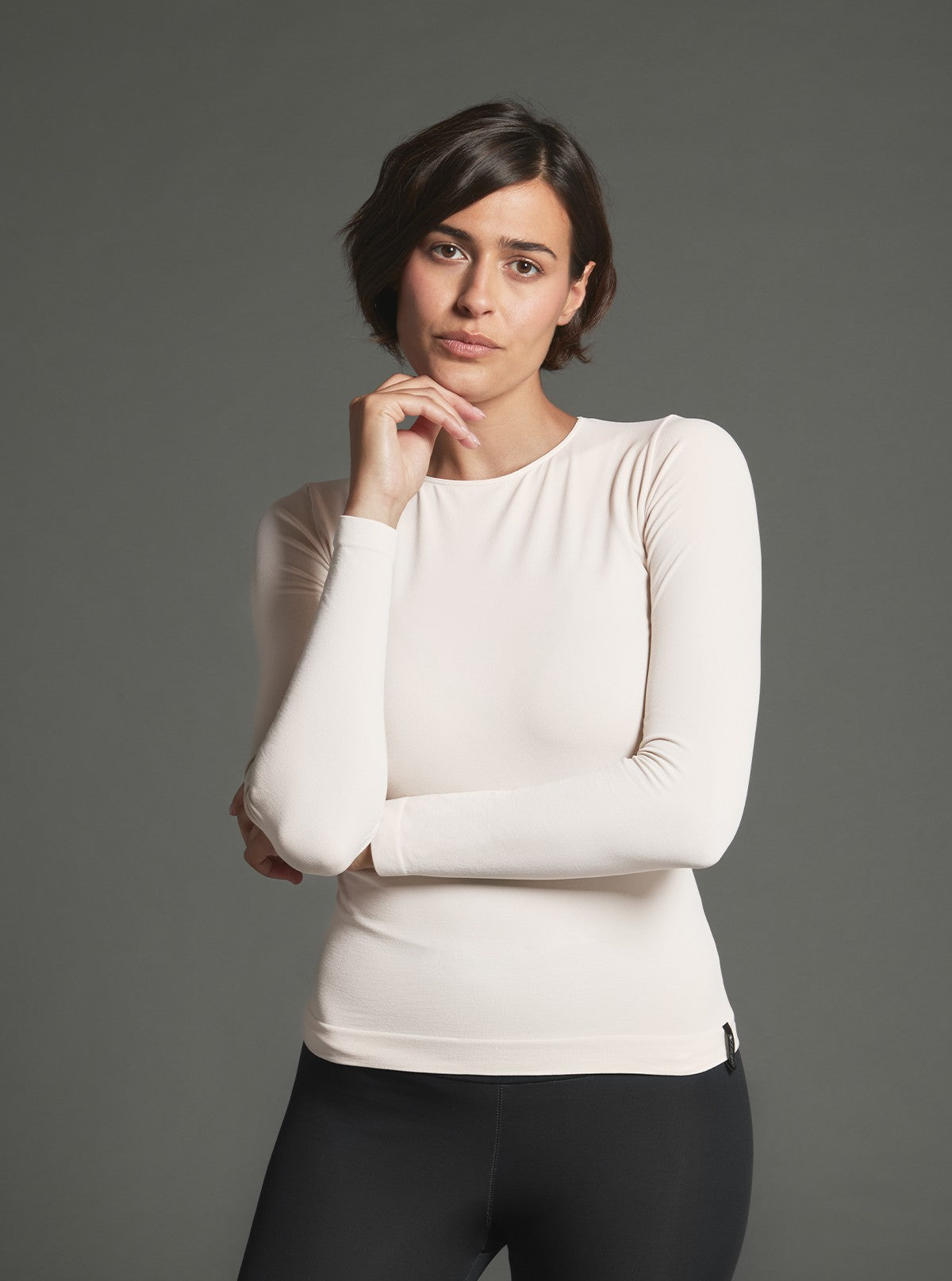 Modellierendes Langarmshirt mit Rundhalsausschnitt - Glam Active Perlweiß