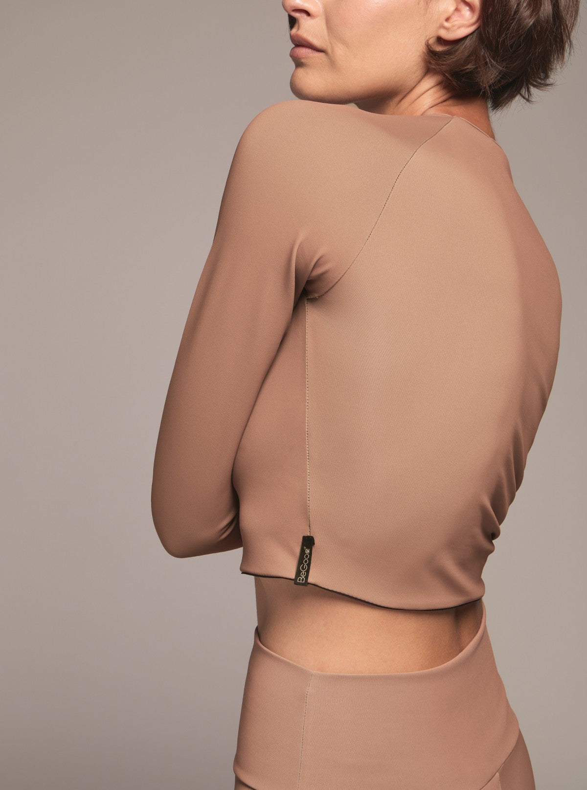 Figurbetontes Langarm-Crop-Top - Glam Active Cuoio