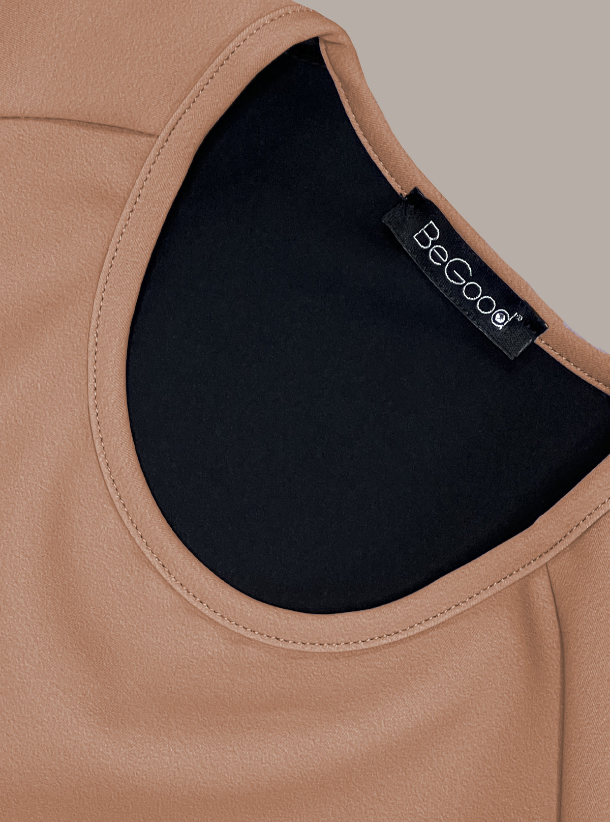 Figurbetontes Langarm-Crop-Top - Glam Active Cuoio