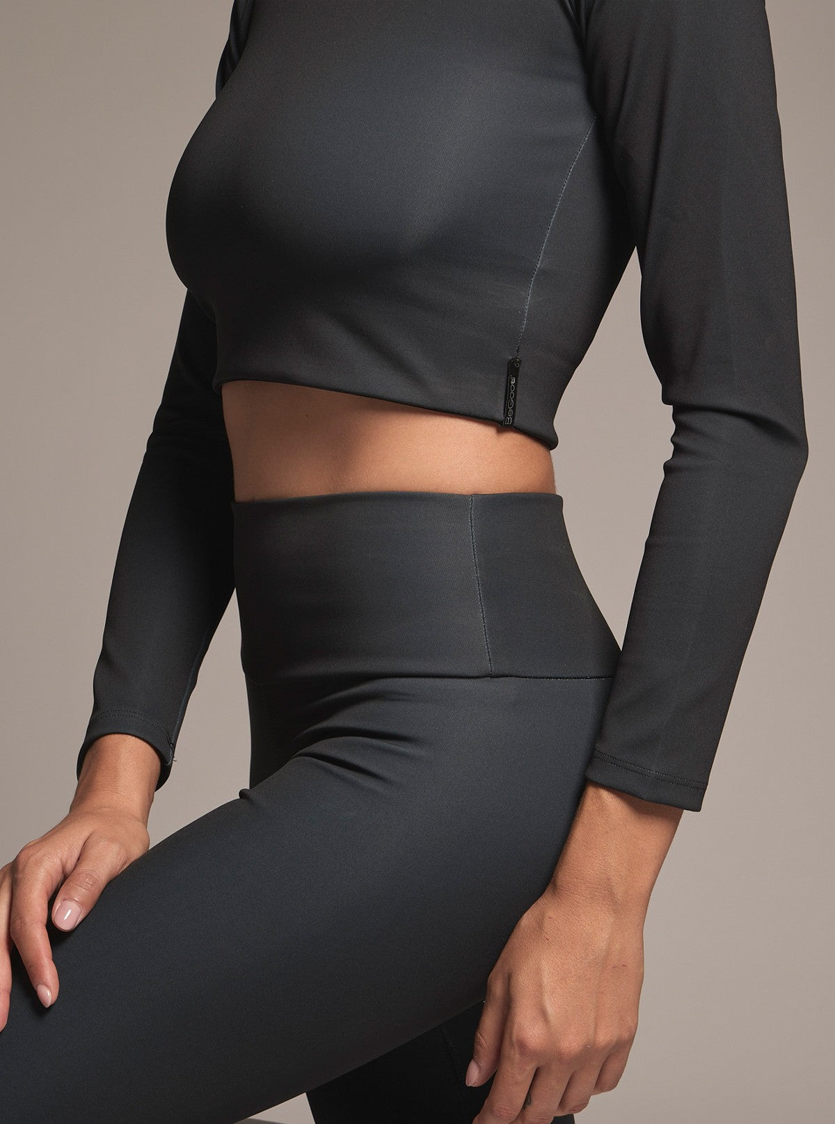 Haut Crop à Manches Longues Modelant - Glam Active Smoky Black