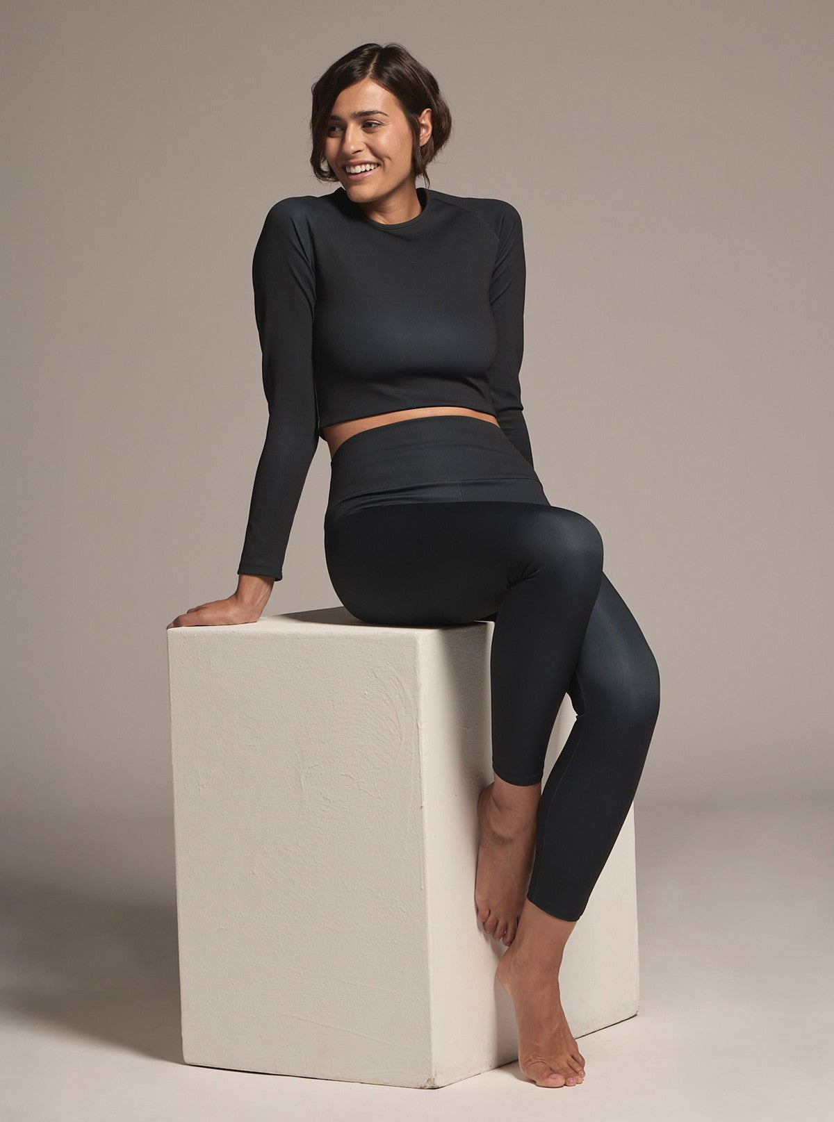 Haut Crop à Manches Longues Modelant - Glam Active Smoky Black