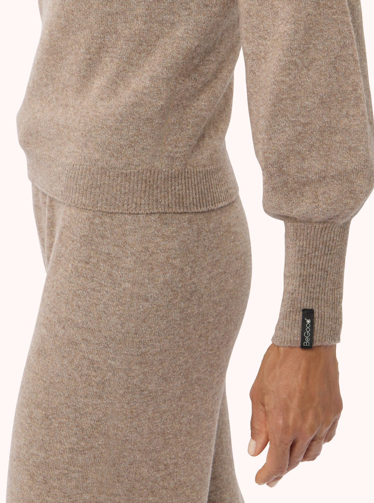 Rundhalspullover aus extrafeiner Merinowolle Taupe