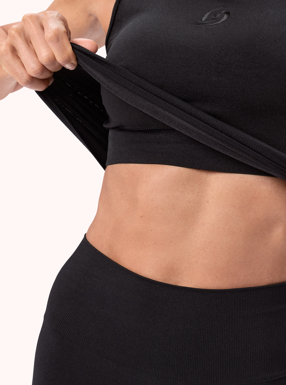 Crop Tank Top con Dettagli Nero